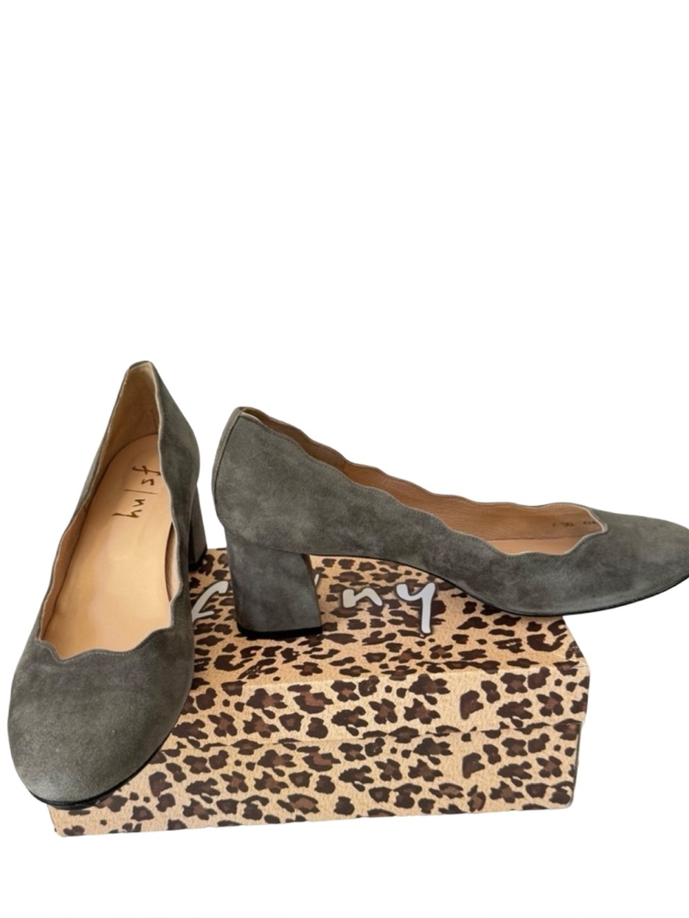 FRENCH SOLE Wave Suede Anthracite Gray Block Heel Pumps 2.5” with Box Size 10.5